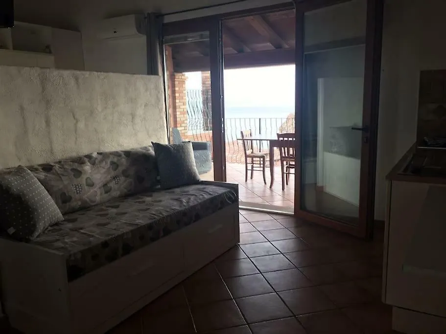 Appartamento INCANTEVOLE TERRAZZA SUL MARE wifi e piscina Nebida